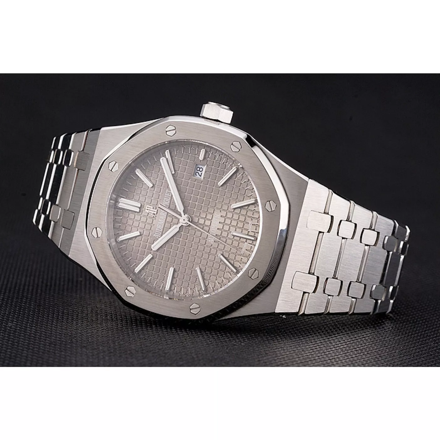 Affordable Swiss Audemars Piguet Royal Oak Silver Dial Stainless Steel Case And Bracelet 0124